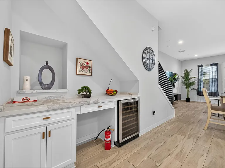 2617 Live Oak St — Photo 11