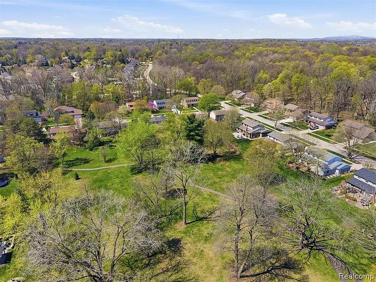 9025 Muirland Dr — Photo 40