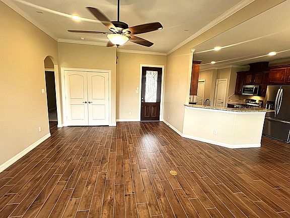 5th image of 9723 Highland Pointe Dr