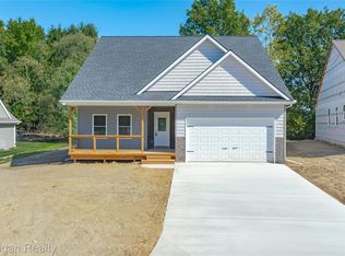 7448 Village Ct, Davisburg, MI 48350