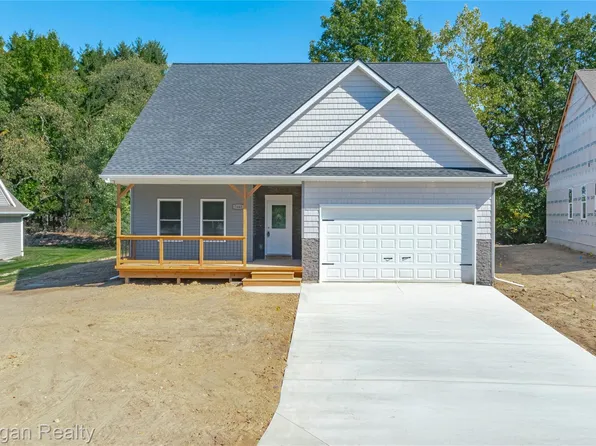 7448 Village Ct, Davisburg, MI 48350