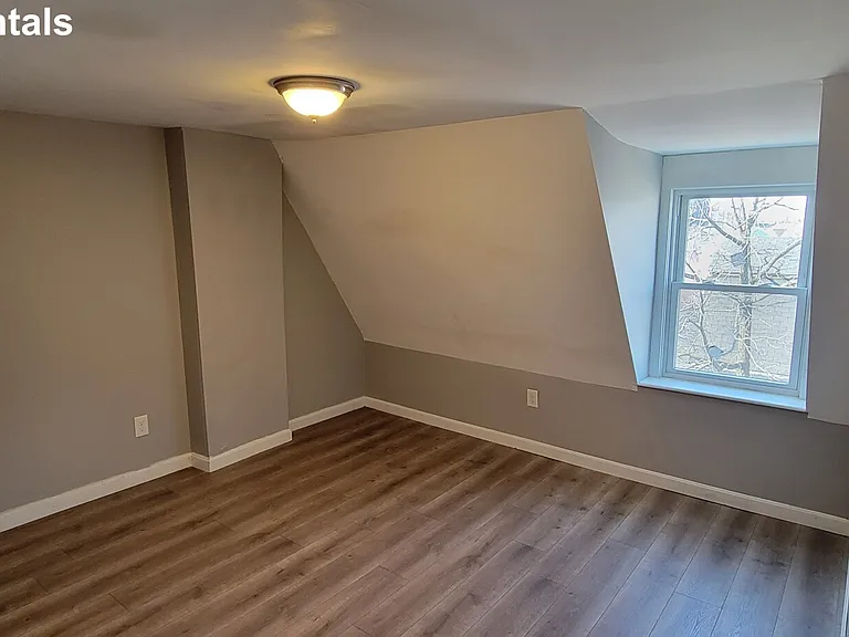 1 Mount Pleasant Pl #2 — Photo 8
