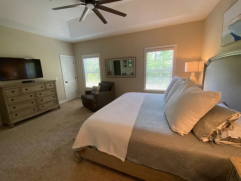 801 Mariners Cir — Photo 12