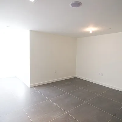 Rented by Nooklyn NYC LLC | media 40