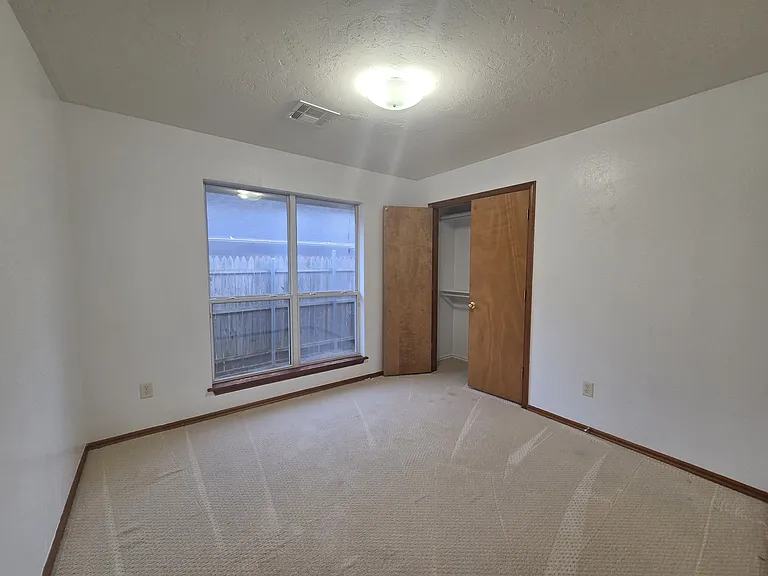 1001 Oak Creek Dr — Photo 13