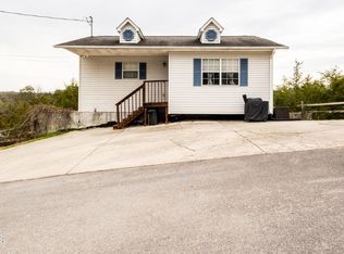 829 Union Crest Ct, Sevierville, TN 37876