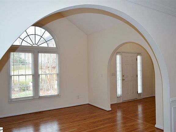 4th image of 119 E Glohaven Pl