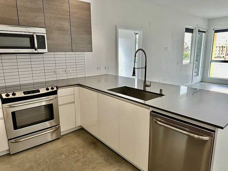 Crest-Urban Apartments — Photo 22