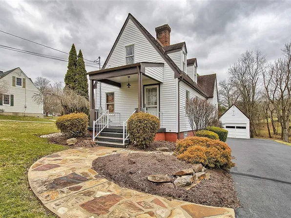 1332 W Laurel Cir, Mount Pleasant, PA 15666