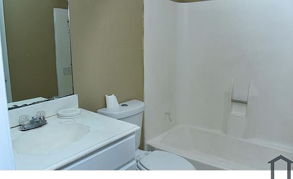3rd image of 17007 Cairnladdie St