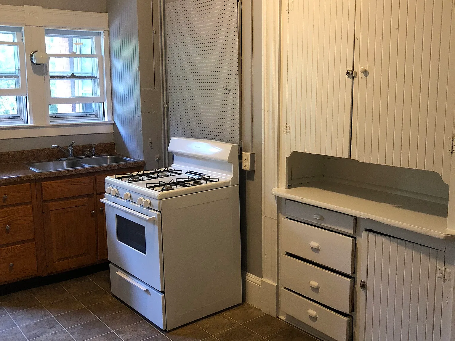 295 Maple St — Photo 1