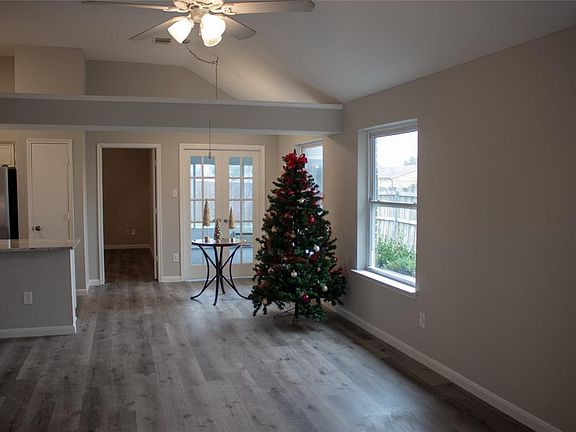 4th image of 6700 Driffield Cir W
