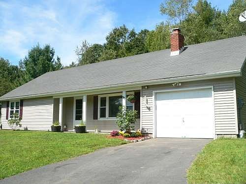 2nd image of 31 Horseshoe Cir