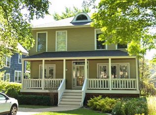 1018 Ash St, Winnetka, IL 60093