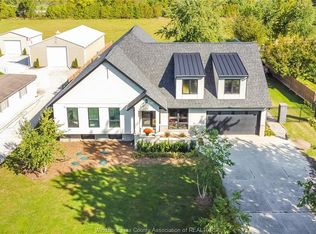 77 Bissonnette Ln, Lakeshore, ON N0R 1V0