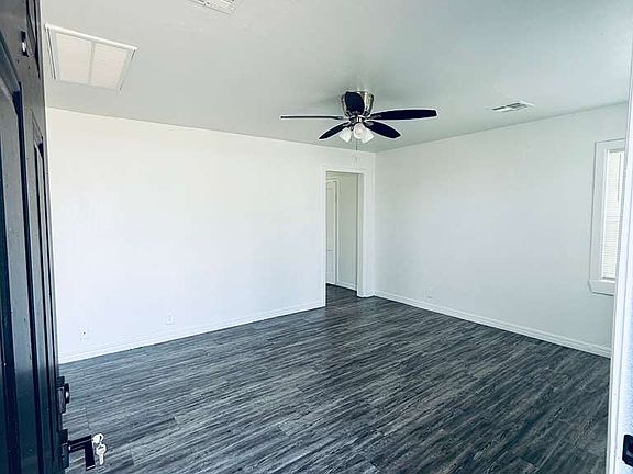 5th image of 636 NE 34th St