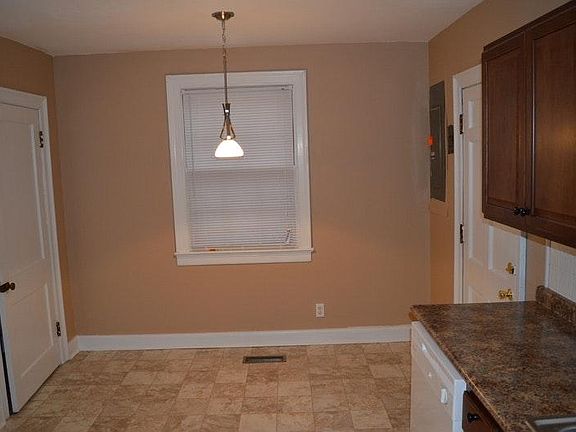 2nd image of 875 Elwood Dr