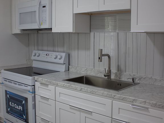 3rd image of 8856 Smithfield Apts Ln APT 3
