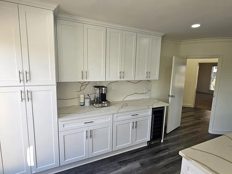 Lindbrook Manor Apartments — Photo 139