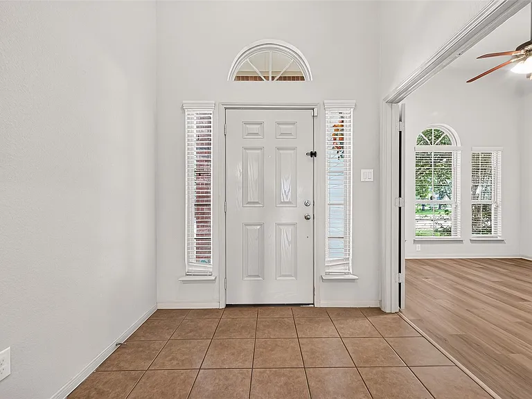 9214 Cavalier Ln — Photo 3