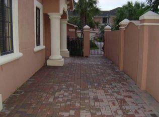 2723 Kinsington Cir, Weston, FL 33332