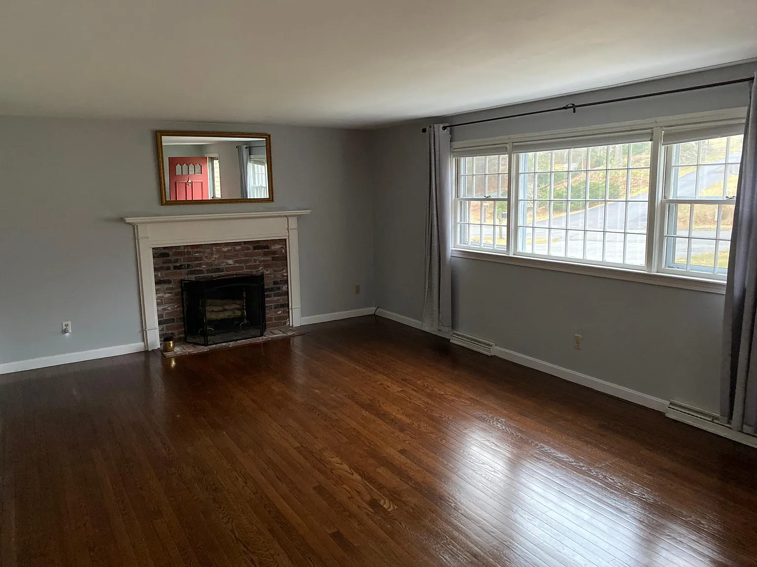3 bed, 1.5 bath, 1396 sqft, $3,600 — Photo 3