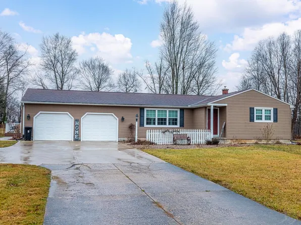 4988 Donna Dr, Galion, OH 44833
