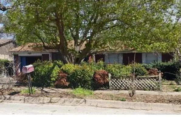 616 Sierra Blanca Dr, Saginaw, TX 76179