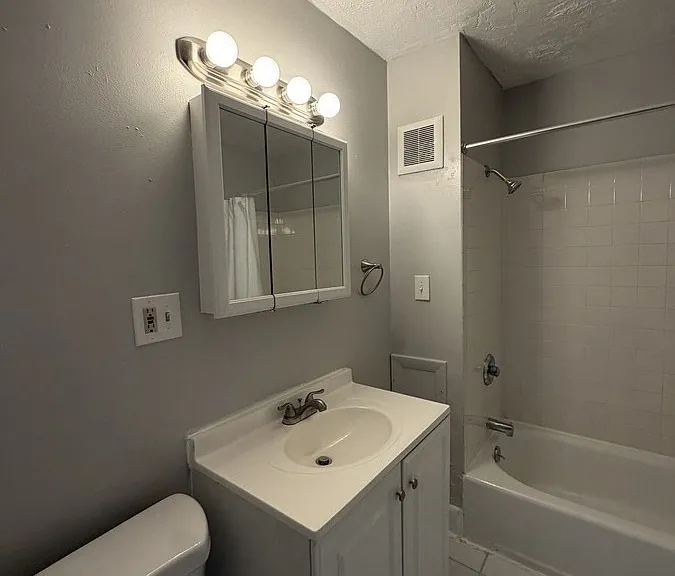 3348 W 100th St #1 — Photo 16