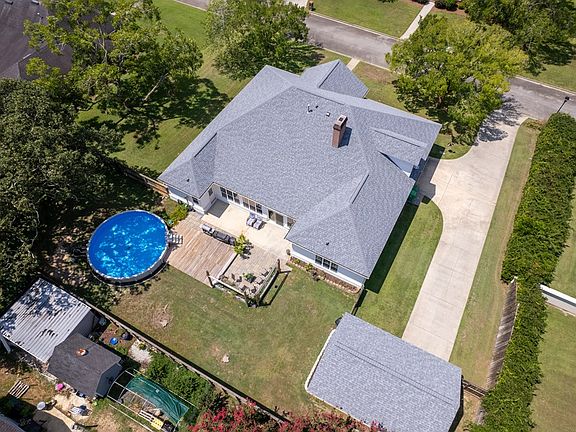 3rd image of 15 Charles Way