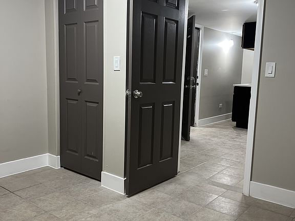 3rd image of 3353 W Warren Blvd #11398318