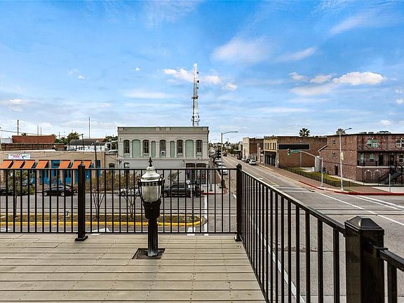 5th image of 2427 Market St #3