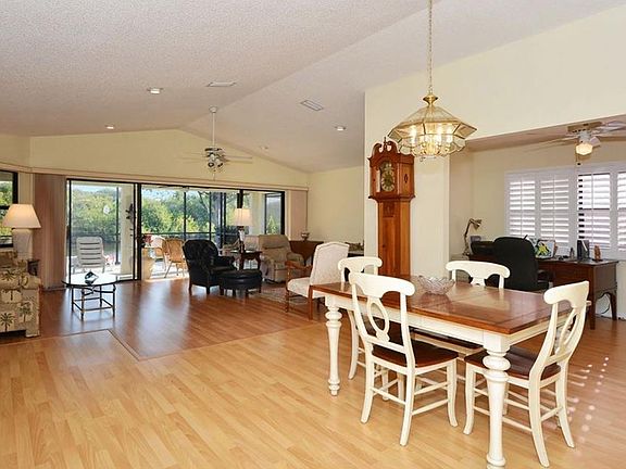 3rd image of 1924 Cove Pointe Dr