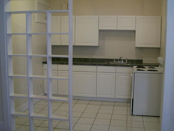 5th image of 2920 W Bay View Ave #A