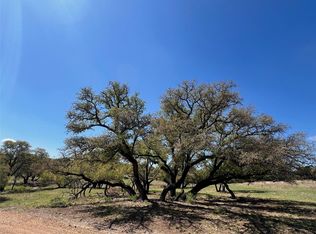 1 Barlow Dr, Briggs, TX 78608