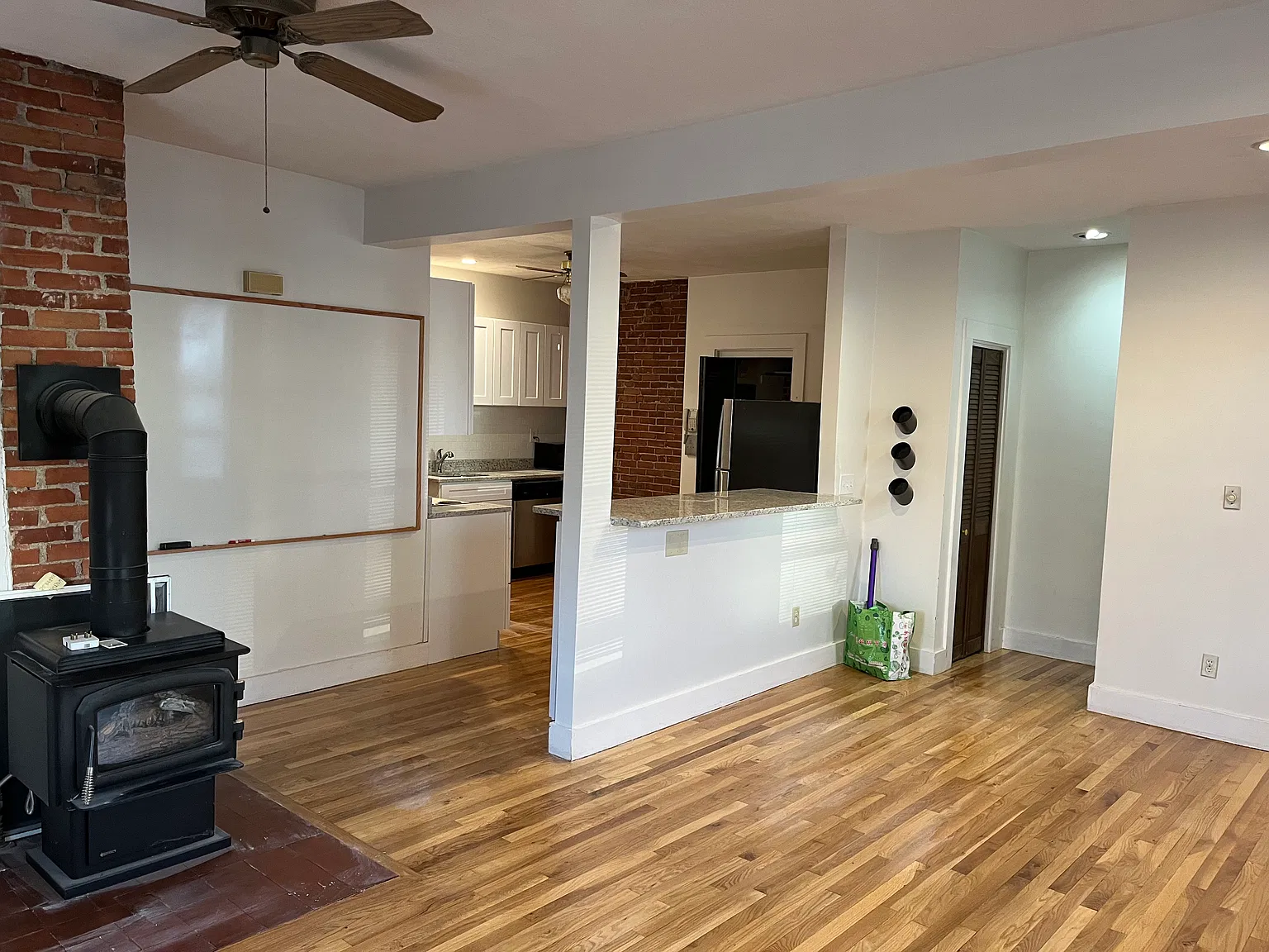 2 bed, 850 sqft, $3,450 — Photo 3
