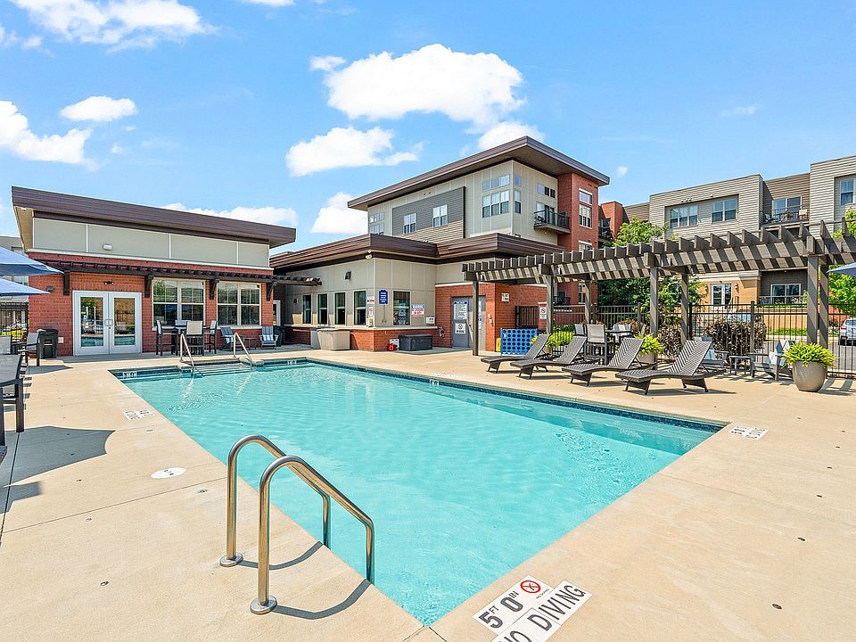 The Junction Outdoor Swimming Pool