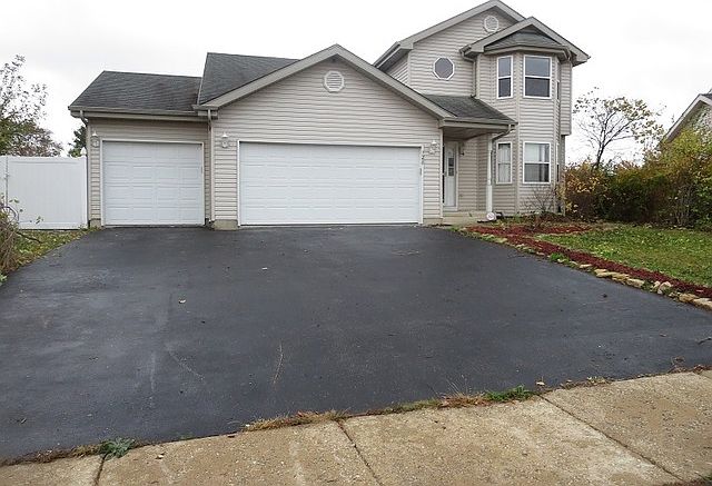 1st image of 128 Bushthorn Dr