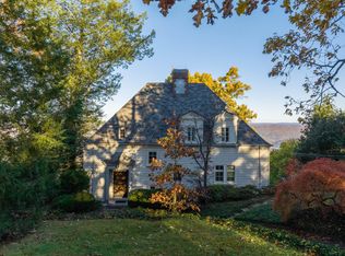 632 W Brow Rd, Lookout Mountain, TN 37350