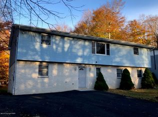 7266 Long Pine Dr, Tobyhanna, PA