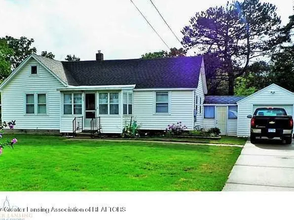 424 Stoner Rd, Lansing, MI 48917