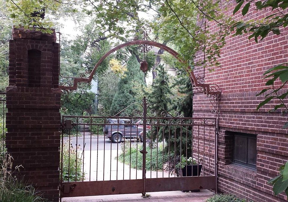 Charming Gate to Condos