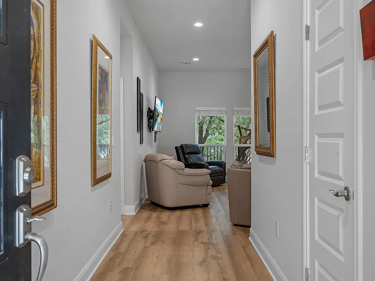 2503 Wilson Ave — Photo 5
