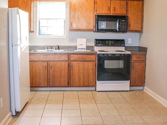 5th image of 716 NE Ball Dr APT D
