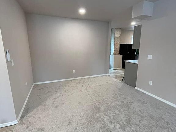 4th image of 1902 W 10th Ave #100