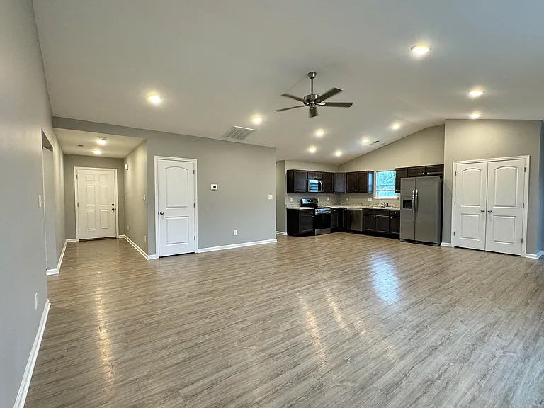 145 Candy Apple Ln — Photo 4