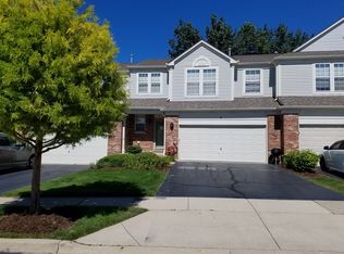 4 Pine Grove Ct, Algonquin, IL 60102