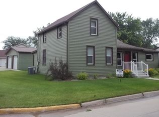 631 N 3rd St, Guttenberg, IA 52052