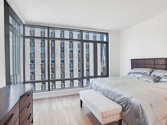 4th image of 18 W 48th St APT 18A