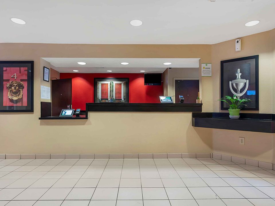 Lobby and Guest Check-in